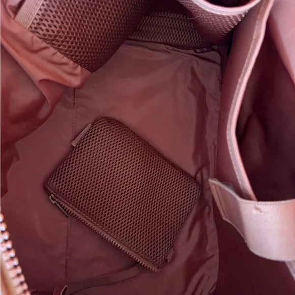 Dagne Dover Landon Neoprene Weekend Bag - Bold Orange (Large) Free shipping - Picture 5 of 9